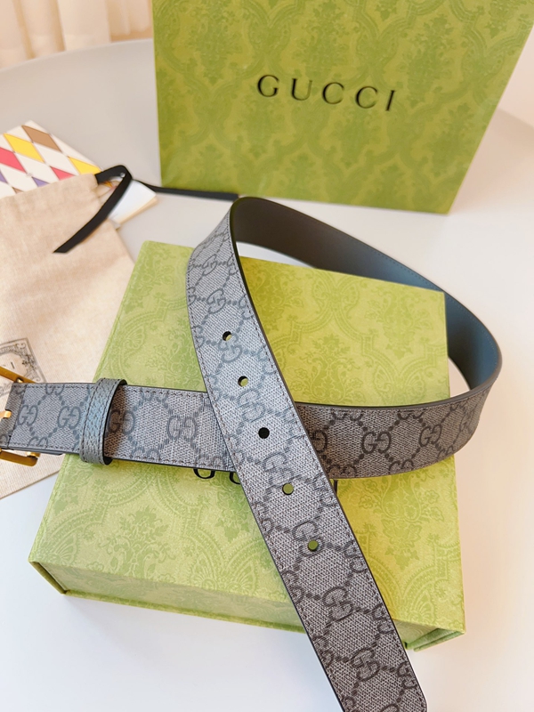 スーパーコピーグッチベルト背面デザイン